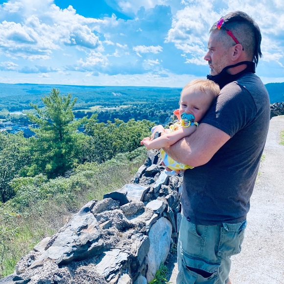 Hi!!! I’m Dawn!! ❤️💜💙💚💛🧡🖤🌈🎈🦖🎪🦔🎨 - Picture 4 of 9